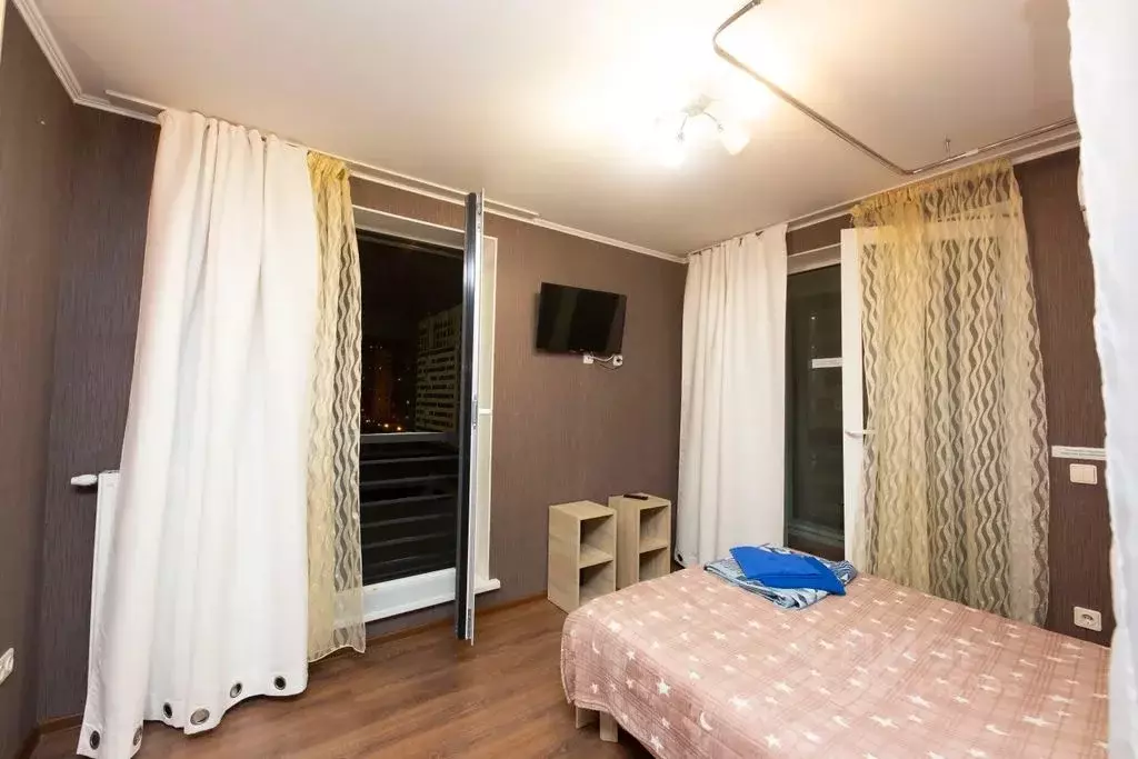 1-к кв. Тюменская область, Тюмень ул. 50 лет Октября, 57Б (36.0 м) - Фото 2