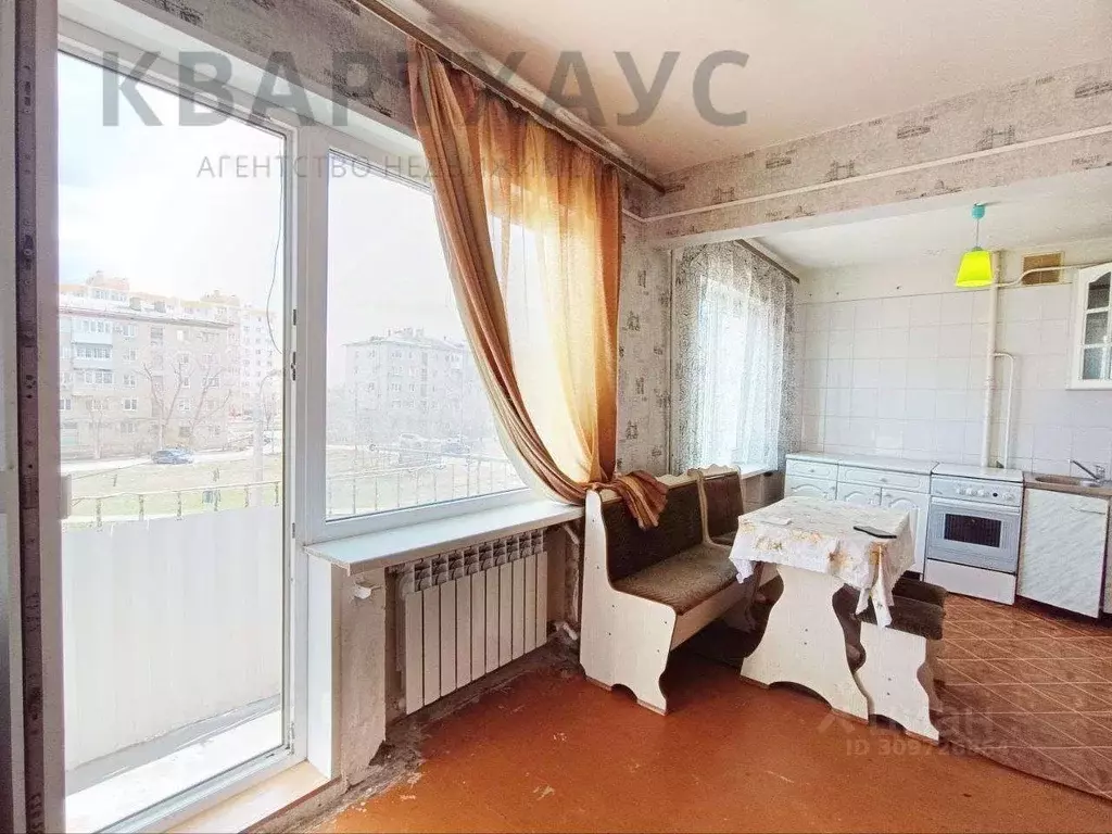 3-к кв. Волгоградская область, Волгоград ул. Курчатова, 6 (58.0 м) - Фото 0