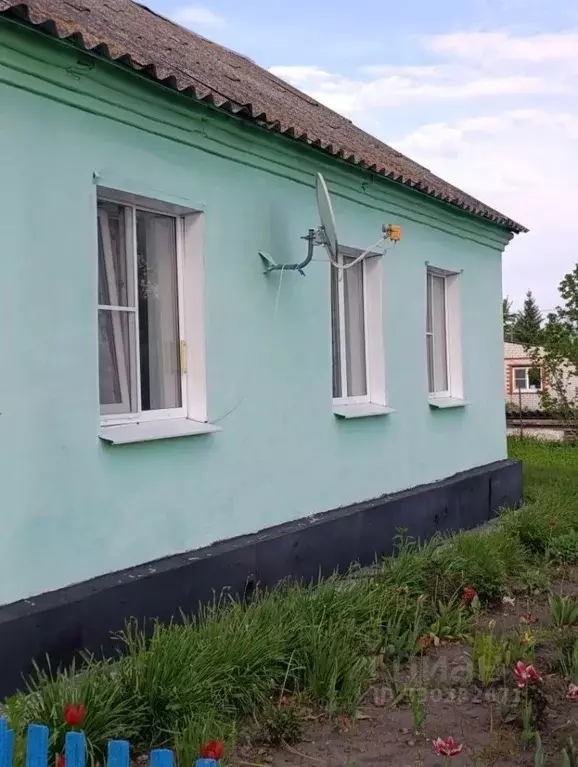Дом в Курская область, Поныри муниципальное образование, Поныри рп пл. ... - Фото 1