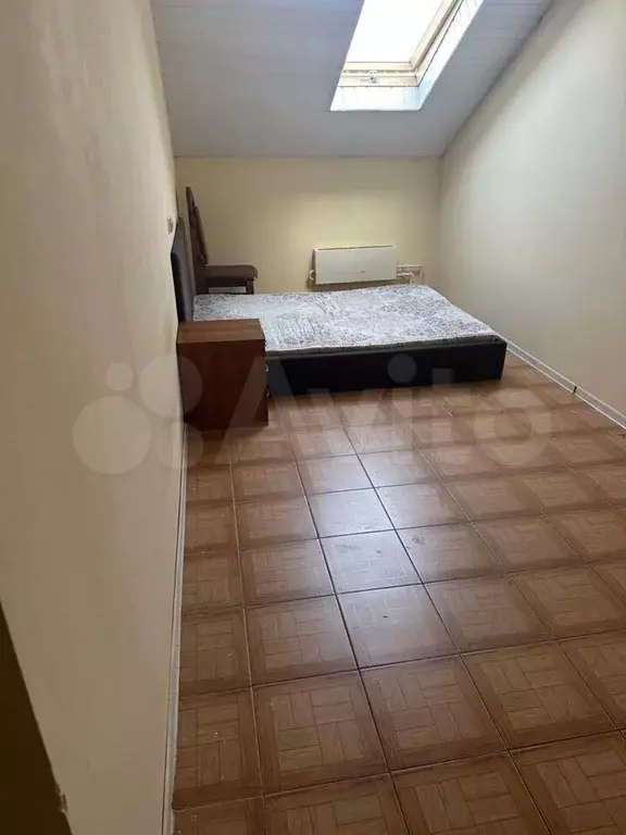 Комната 18 м в 4-к., 4/4 эт. - Фото 1