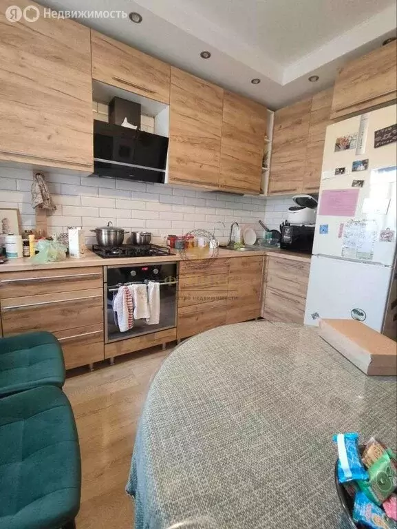 3-комнатная квартира: Белгород, 10-й микрорайон, Спортивная улица, 3 ... - Фото 2