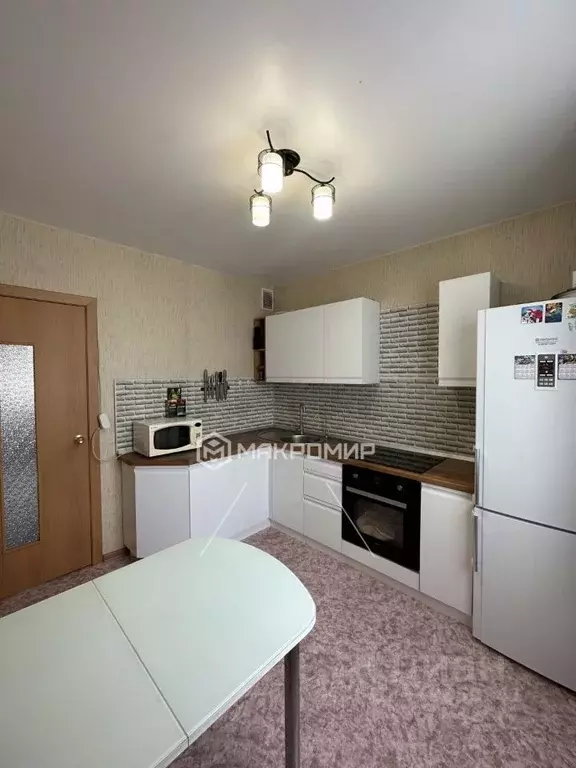 2-к кв. Челябинская область, Челябинск ул. Клайна, 7 (57.2 м) - Фото 0