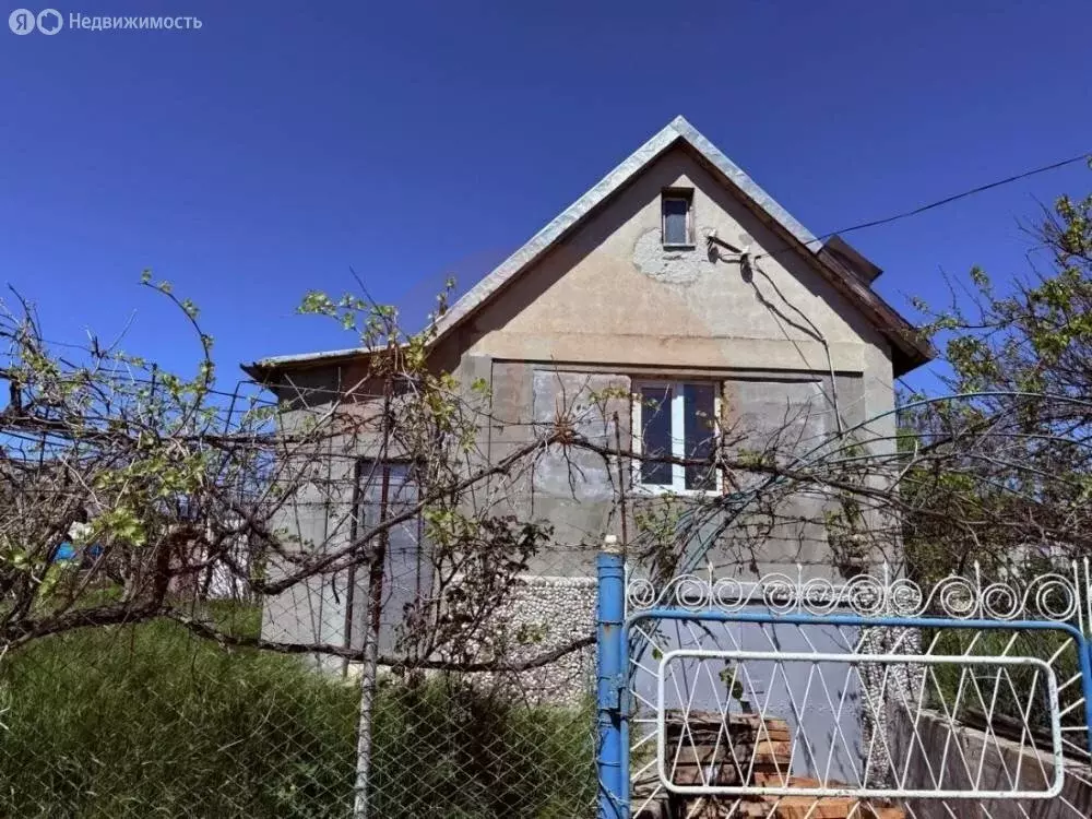 Дом в Сакский район, Ореховское сельское поселение, село Михайловка ... - Фото 0