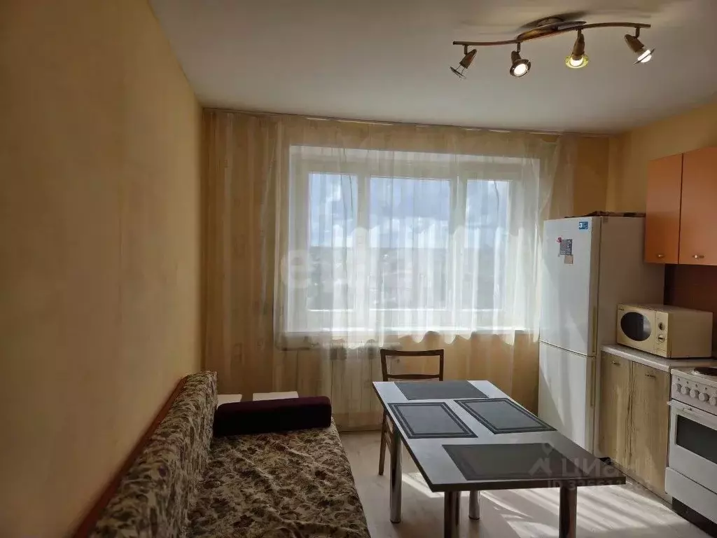 1-к кв. Тюменская область, Тюмень ул. Павла Шарова, 5 (40.0 м) - Фото 0