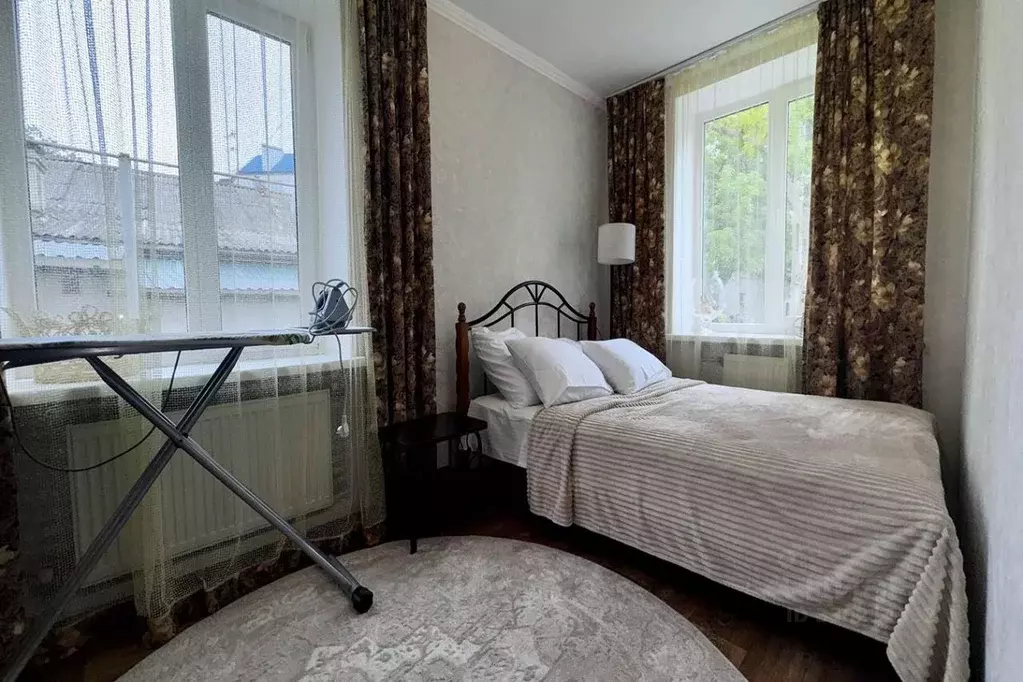 2-к кв. Крым, Феодосия бул. Старшинова, 15 (42.0 м) - Фото 1