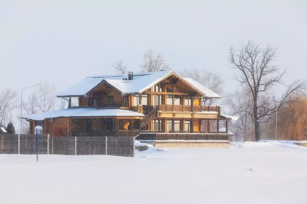 Дом в Саратовская область, Воскресенский район, Елшанское ... - Фото 1