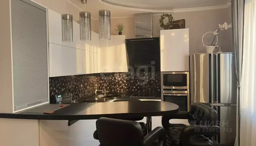 3-к кв. Тюменская область, Тюмень ул. Ю.-Р.Г. Эрвье, 24к2 (88.0 м) - Фото 1