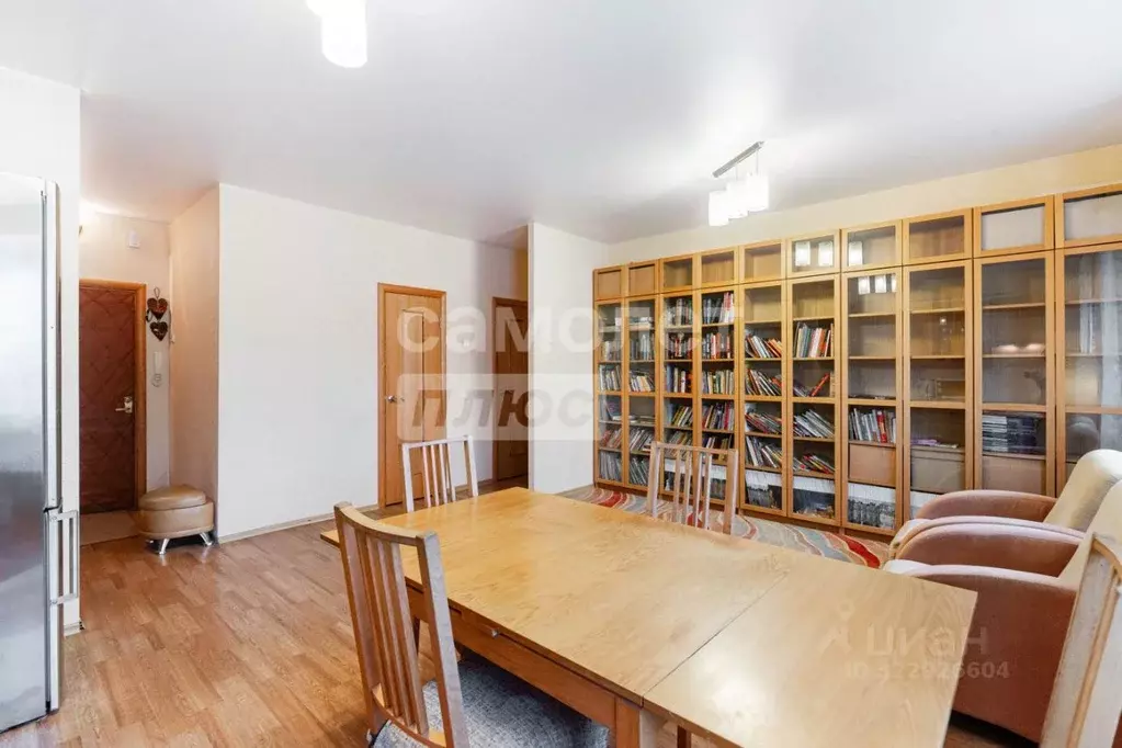 2-к кв. Омская область, Омск Почтовая ул., 6 (68.7 м) - Фото 1