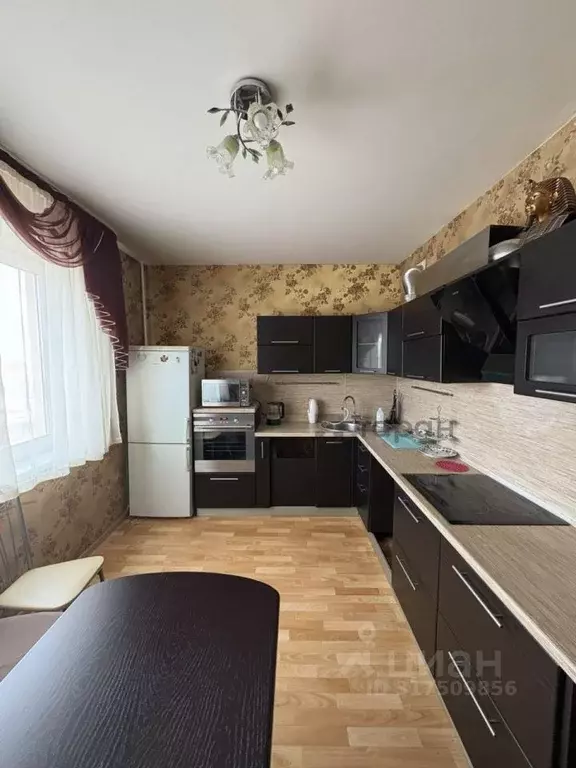 2-к кв. Челябинская область, Челябинск ул. Трашутина, 17 (65.0 м) - Фото 0