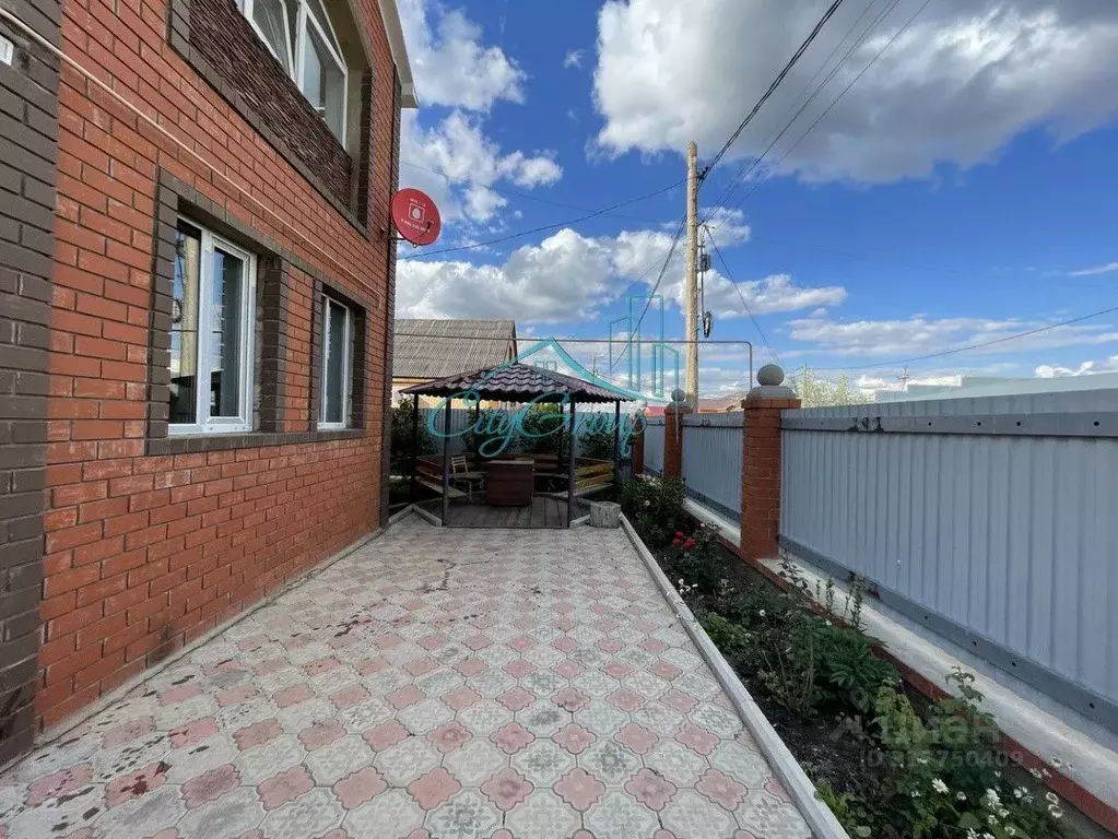 Дом в Оренбургская область, Ясный ул. Победы, 48 (290 м) - Фото 0
