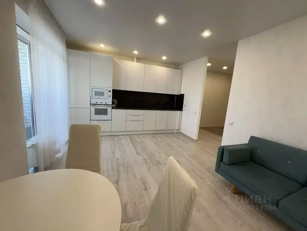 2-к кв. Татарстан, Казань ул. Аделя Кутуя, 110 (70.0 м) - Фото 2