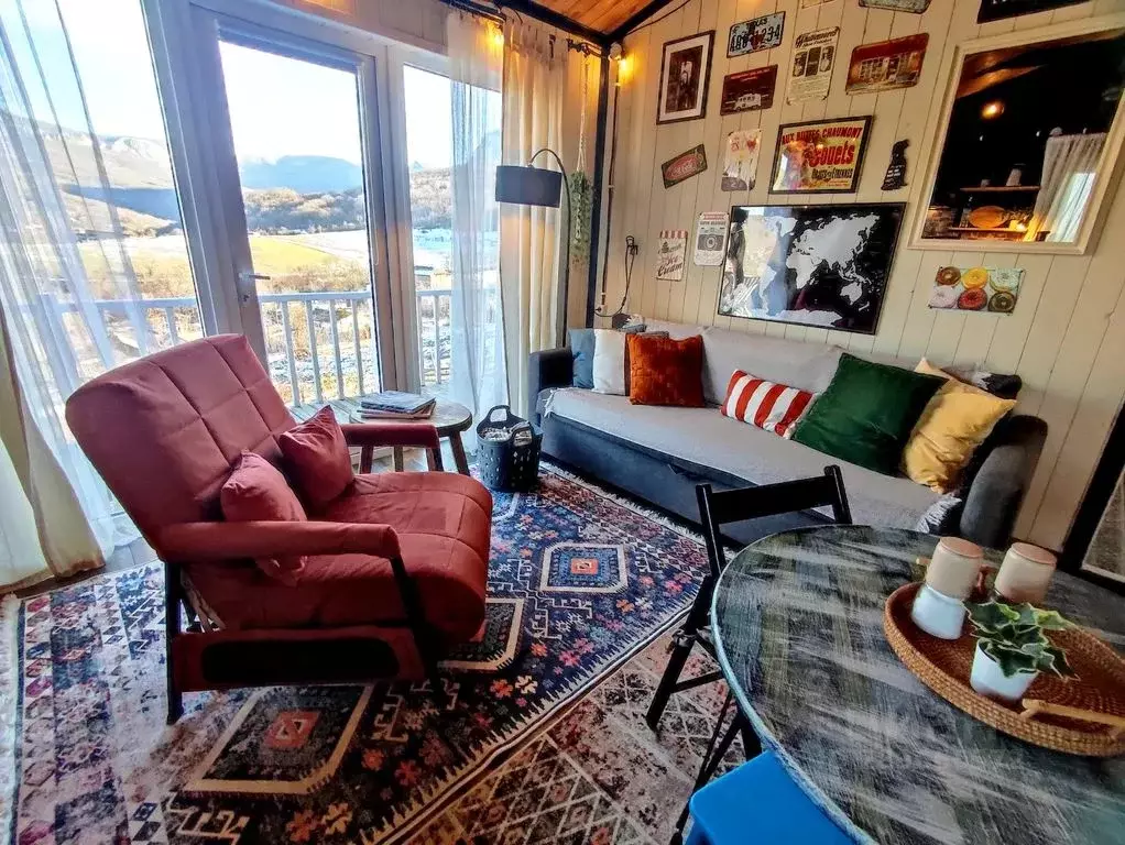 Дом в Крым, Бахчисарайский район, Голубинское с/пос, с. Соколиное ул. ... - Фото 1