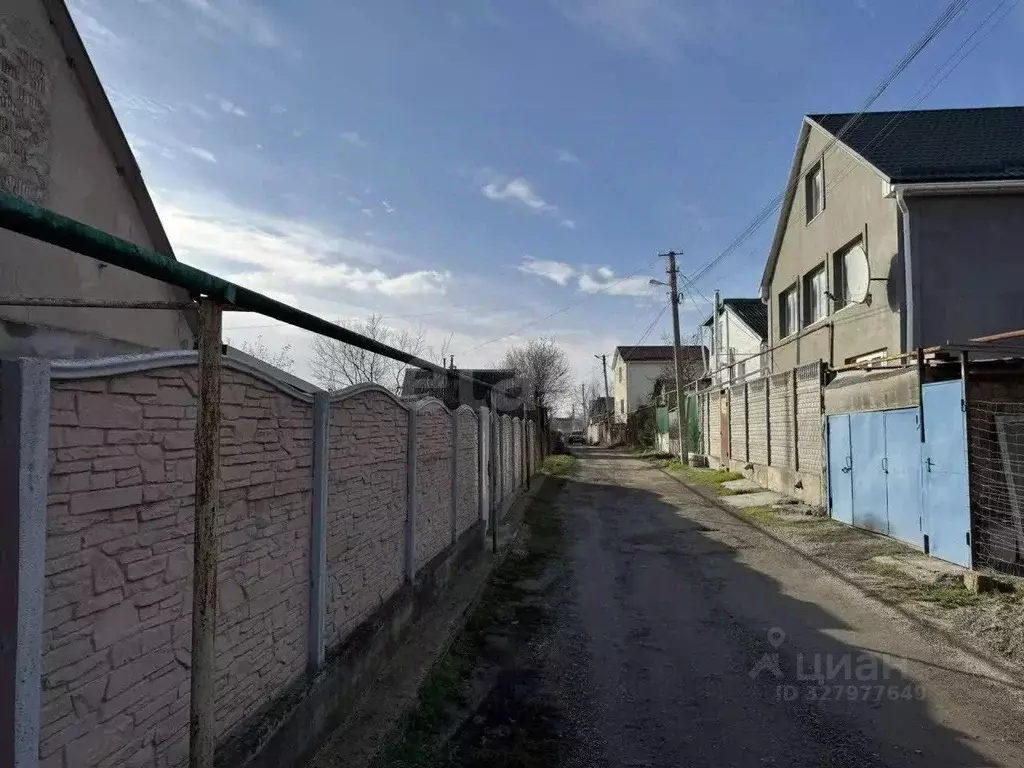 Участок в Крым, Симферопольский район, Перовское с/пос, Петровские ... - Фото 1