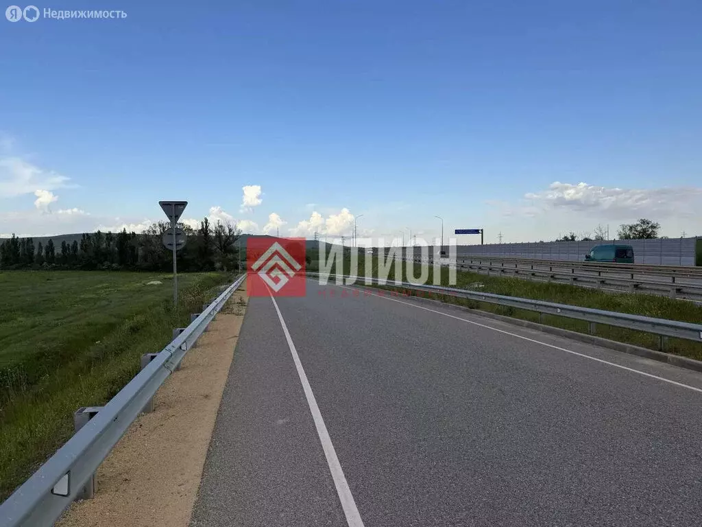Участок в Республика Крым, посёлок городского типа Первомайское (1.1 ... - Фото 1