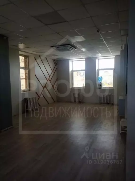 Торговая площадь в Омская область, Омск Солнечный мкр, ул. Комкова, 8 ... - Фото 1