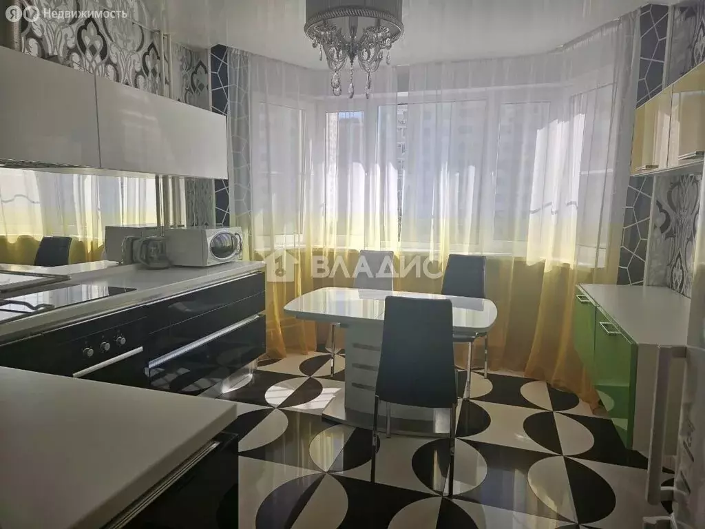 3-комнатная квартира: Москва, улица Ухтомского Ополчения, 2 (75.5 м) - Фото 0