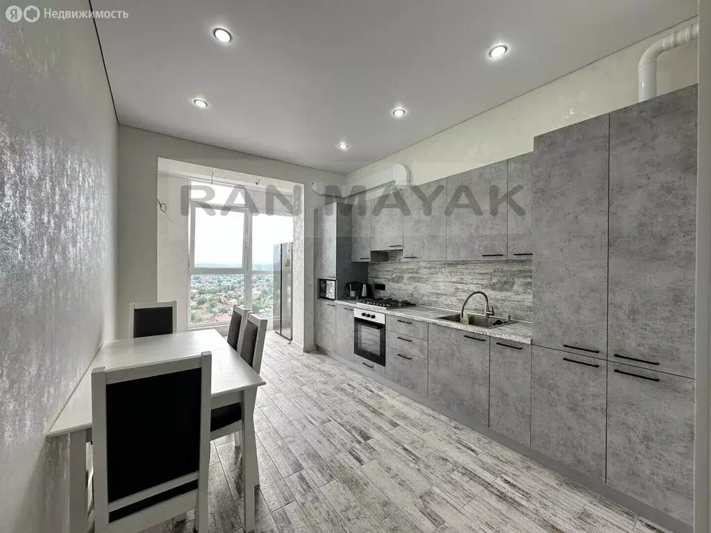 1-комнатная квартира: Майкоп, улица Пирогова, 4 (45 м) - Фото 1
