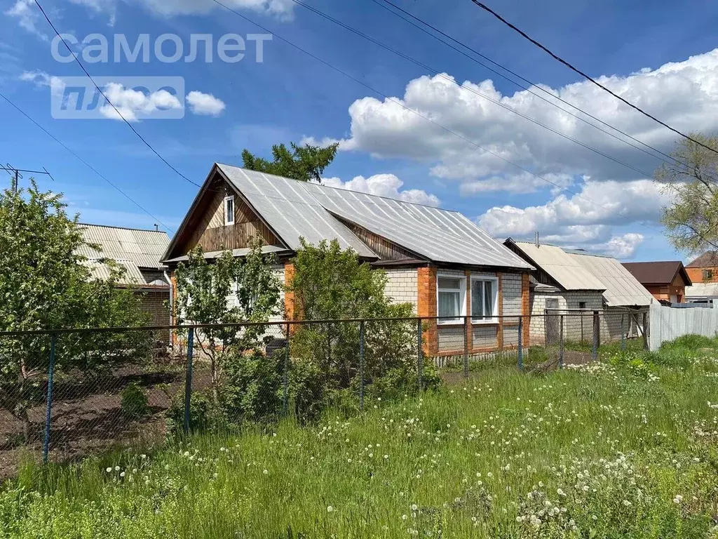 Дом в Оренбургская область, пос. Саракташ ул. Комсомольская, 121 (97 ... - Фото 1