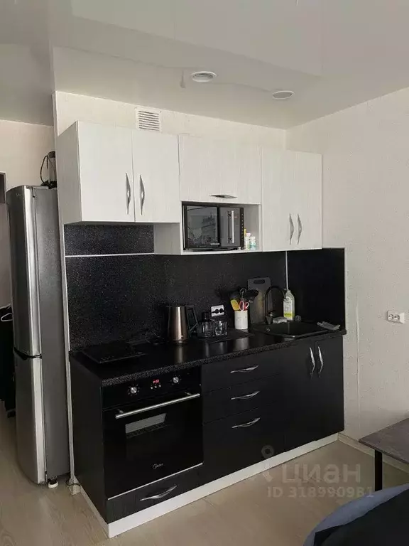 Студия Свердловская область, Екатеринбург ул. Рощинская, 21к3 (25.0 м) - Фото 0