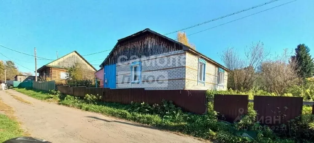 Дом в Алтайский край, Тогульский район, с. Тогул Озерная ул., 2 (65 м) - Фото 1