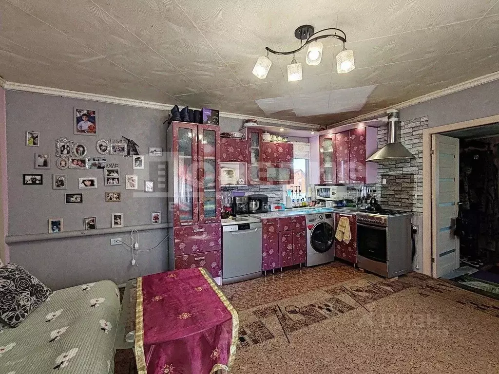 Дом в Омская область, Омск ул. 21-я Линия (48 м) - Фото 1