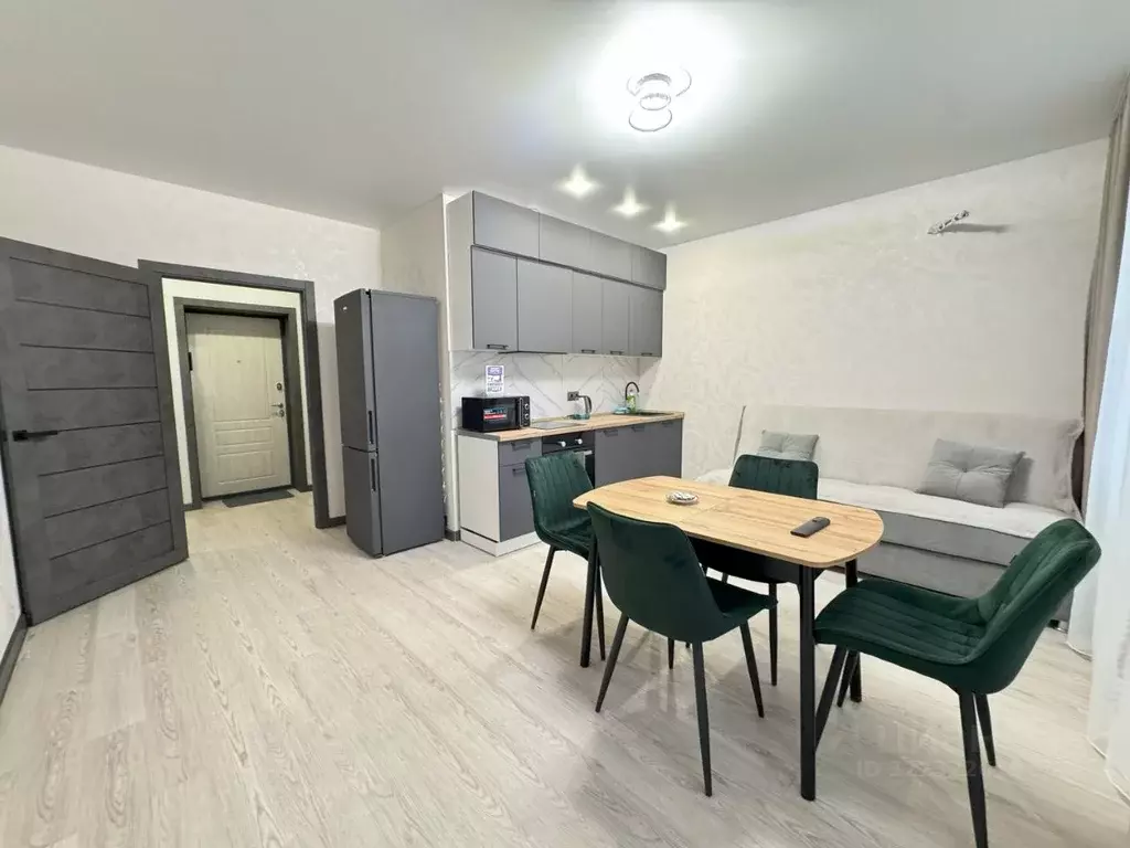 1-к кв. Тюменская область, Тюмень Новгородская ул., 3 (53.0 м) - Фото 1