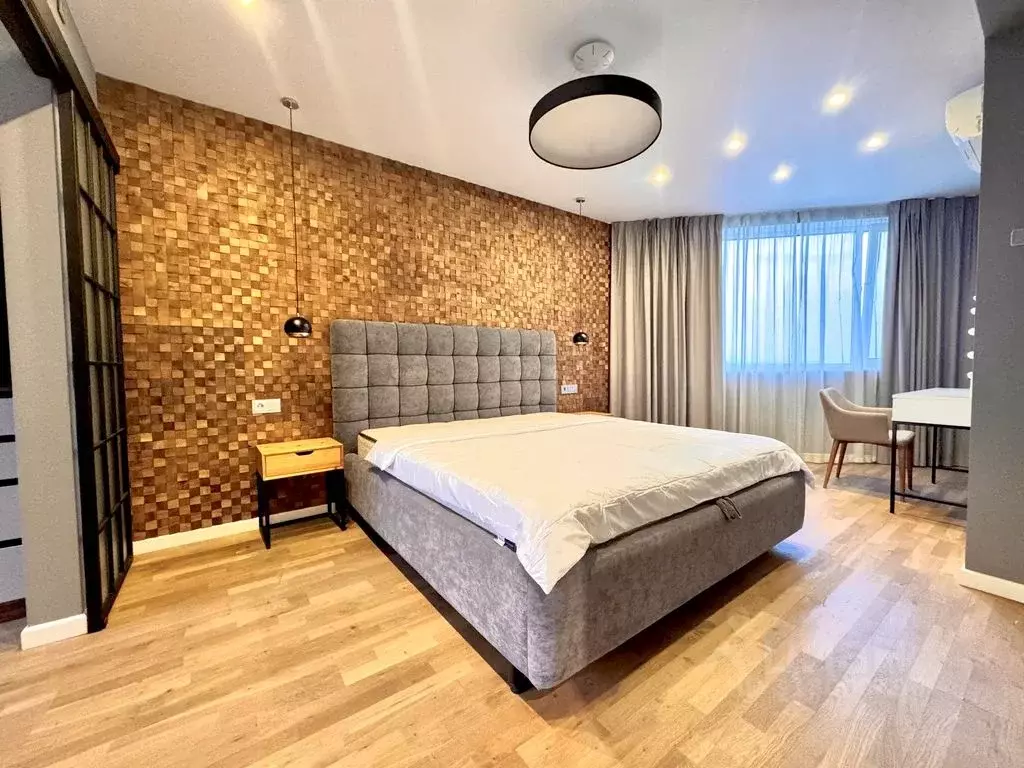 2-к кв. Приморский край, Владивосток ул. Леонова, 70 (70.0 м) - Фото 0