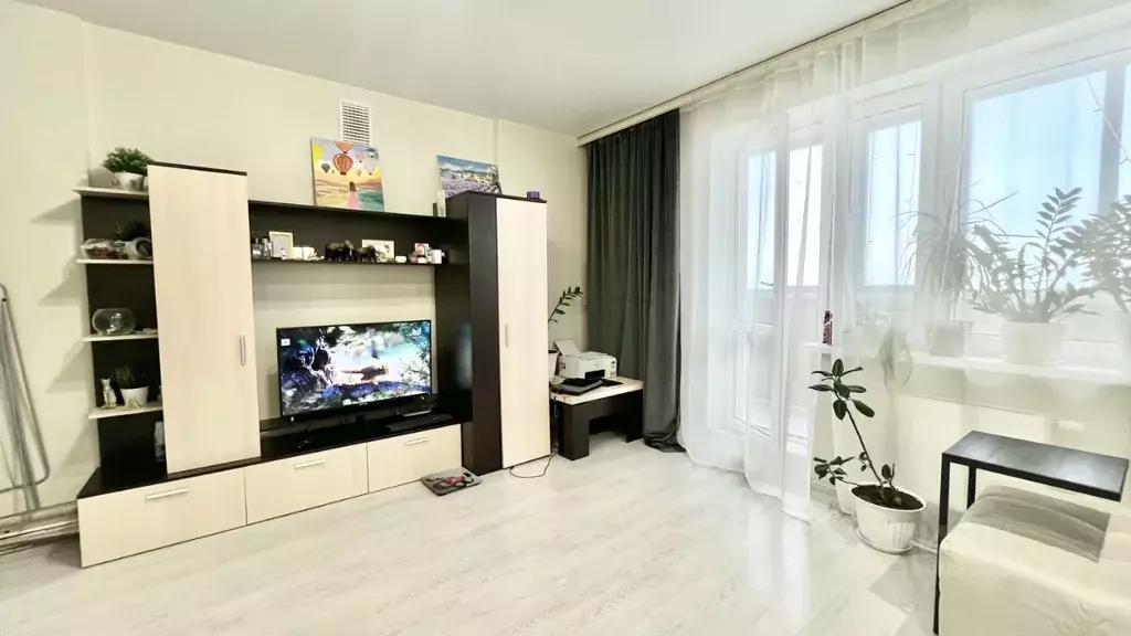 Студия Татарстан, Казань ул. Рауиса Гареева, 109 (28.2 м) - Фото 0