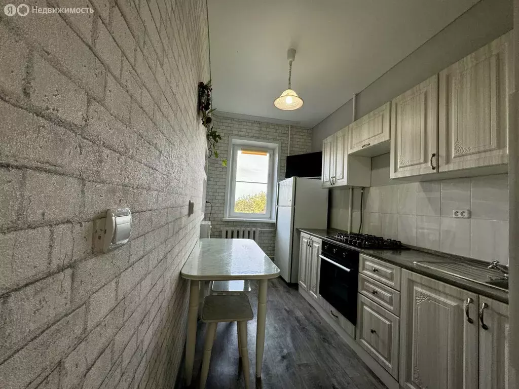 3-комнатная квартира: Астрахань, улица Адмирала Нахимова, 125 (57.8 м) - Фото 2