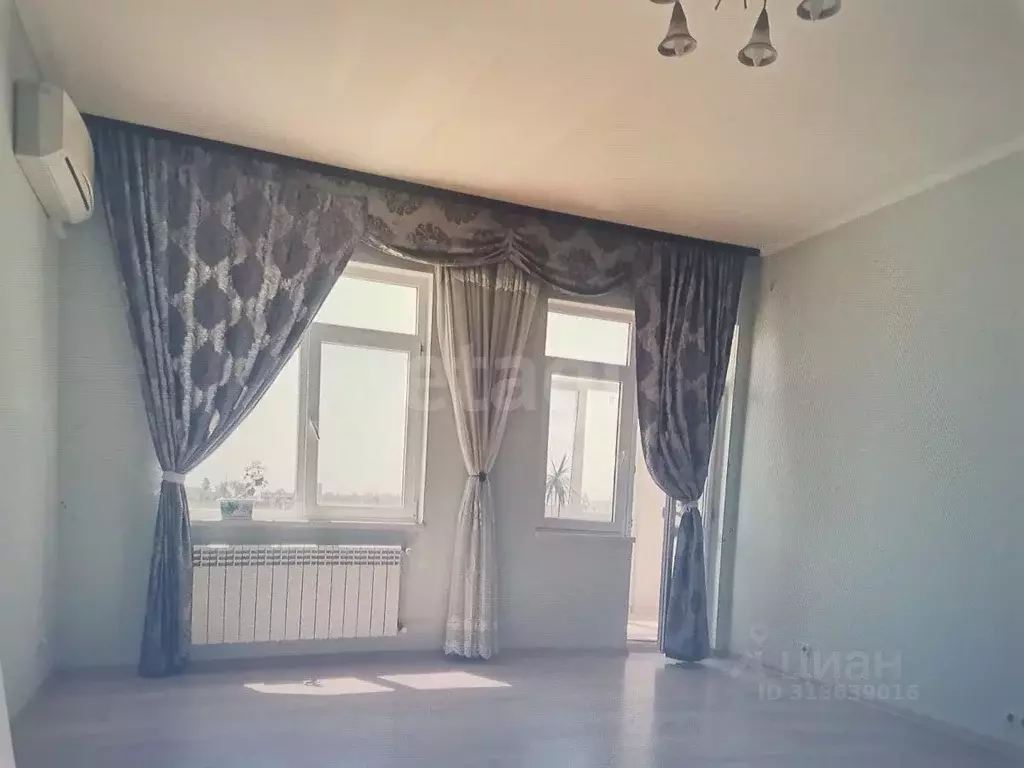 2-к кв. Крым, Евпатория просп. Ленина, 68к19 (72.3 м) - Фото 0