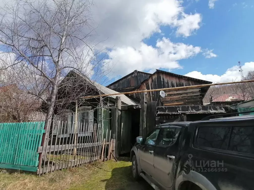 Дом в Свердловская область, Верх-Нейвинский пгт ул. Баскова (70 м) - Фото 0