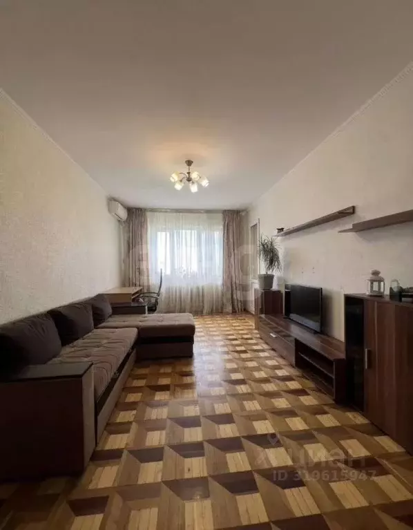 3-к кв. Крым, Симферополь просп. Победы (63.0 м) - Фото 1