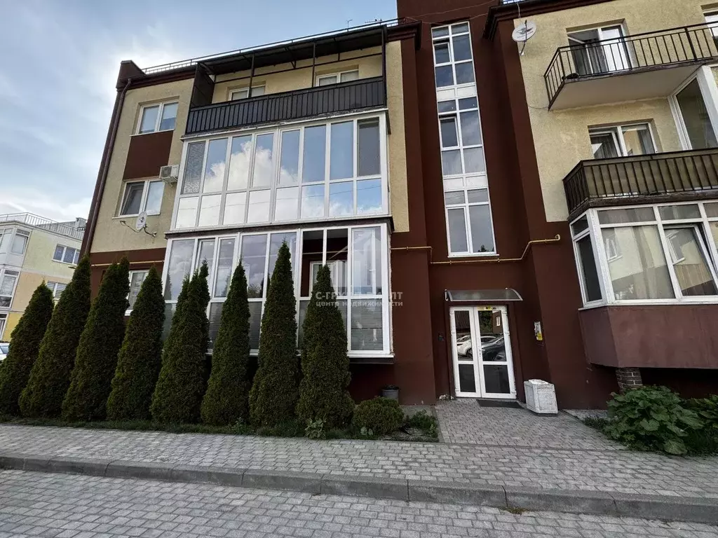 2-к кв. Калининградская область, Гурьевск ул. Гурьева, 25Дс1 (95.0 м) - Фото 0