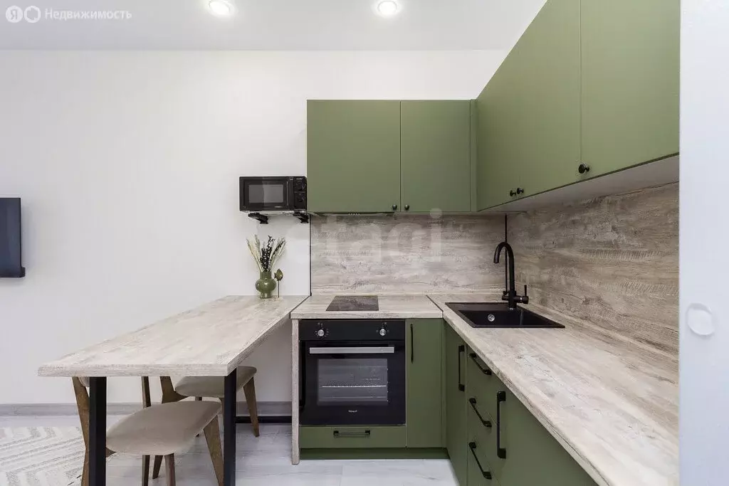 3-комнатная квартира: Тюмень, улица Александра Звягина, 4 (53 м) - Фото 2