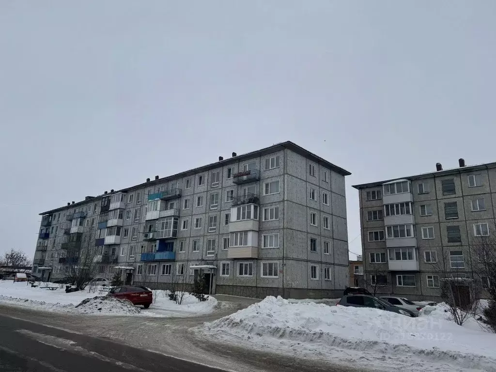 3-к кв. Омская область, Кормиловка рп ул. Ленина, 119 (49.0 м) - Фото 1