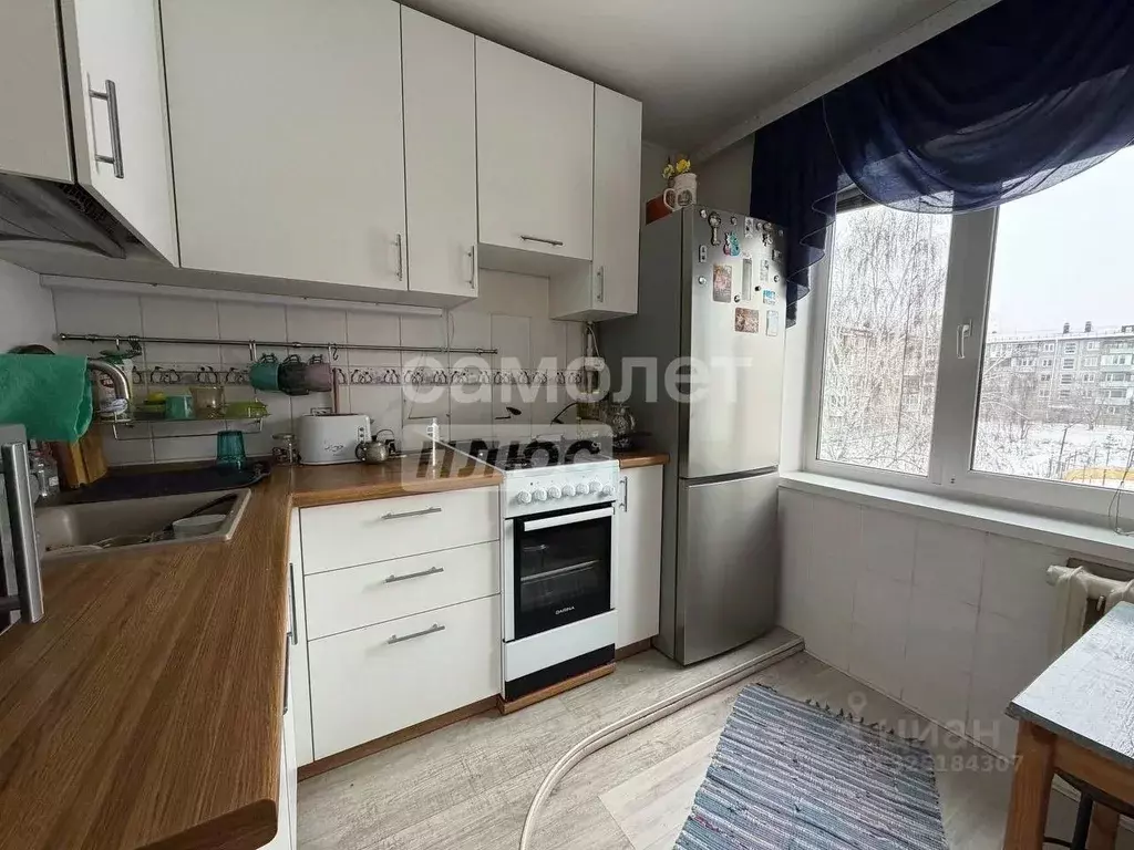 2-к кв. Омская область, Омск ул. Труда, 35 (48.5 м) - Фото 1