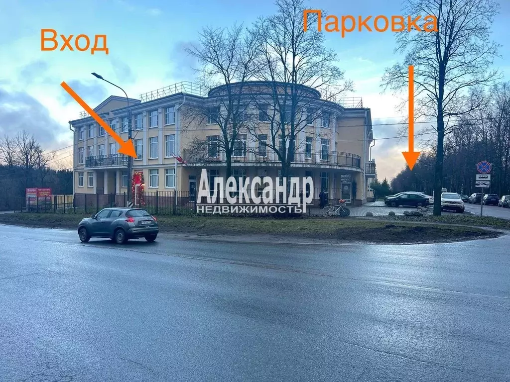 Торговая площадь в Санкт-Петербург, Санкт-Петербург, Петергоф ... - Фото 1