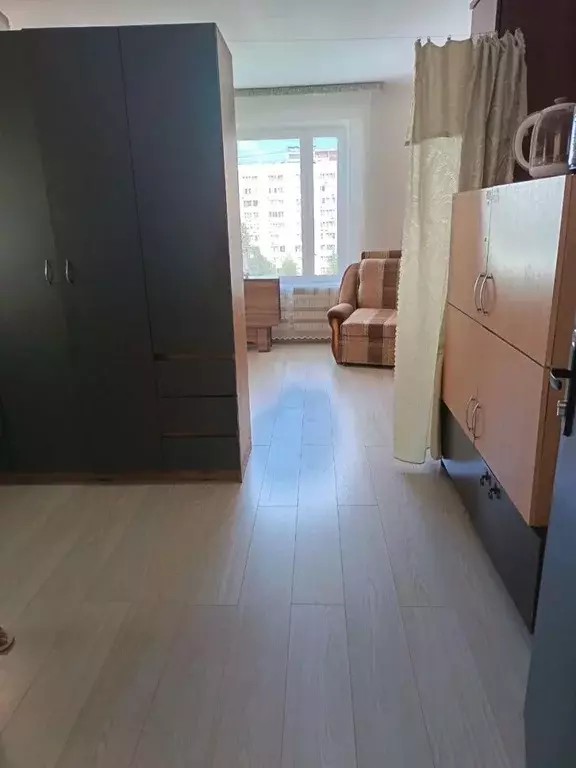 Продается комната в 7-комнатной квартире - Фото 1