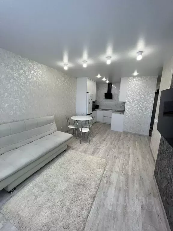 1-к кв. Тюменская область, Тюмень ул. Ю.-Р.Г. Эрвье, 38 (44.0 м) - Фото 1