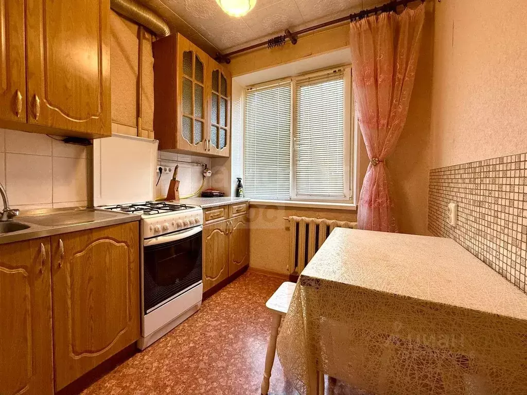 3-к кв. Оренбургская область, Оренбург проезд Газовиков, 24 (47.5 м) - Фото 1