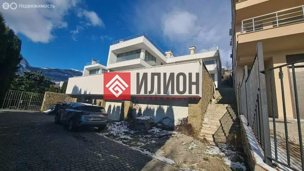 Дом в Гурзуф, Ялтинская улица, 24Ж (600 м) - Фото 1