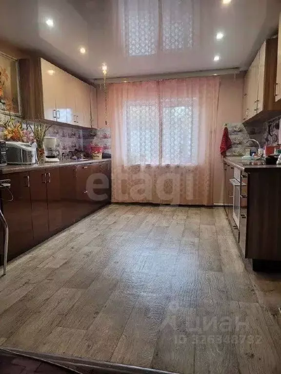 Дом в Красноярский край, Сосновоборский муниципальный округ, пос. ... - Фото 1