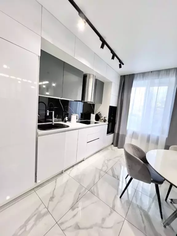 1-к кв. Татарстан, Казань ул. Фикрята Табеева, 1 (61.5 м) - Фото 1