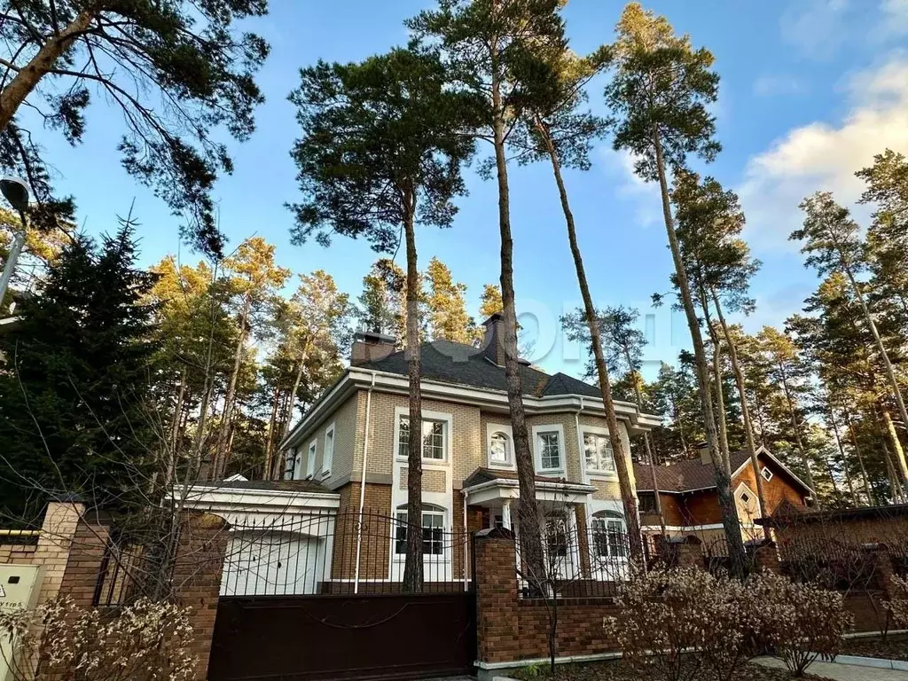 Коттедж в Новосибирская область, Бердск Серебряный Бор мкр,  (566 м) - Фото 1