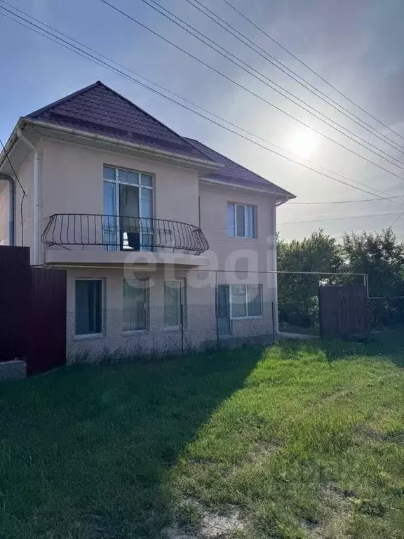 Дом в Крым, Симферополь ул. Бекира Османова (150 м) - Фото 1