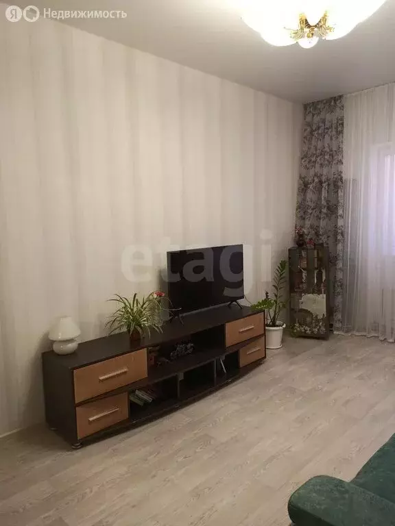 1-комнатная квартира: село Нежинка, Александровская улица, 9 (36.8 м) - Фото 0