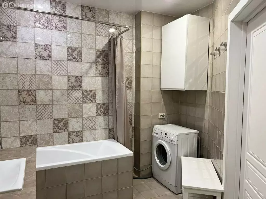 2-комнатная квартира: Пермь, улица Николая Островского, 8 (77 м) - Фото 1