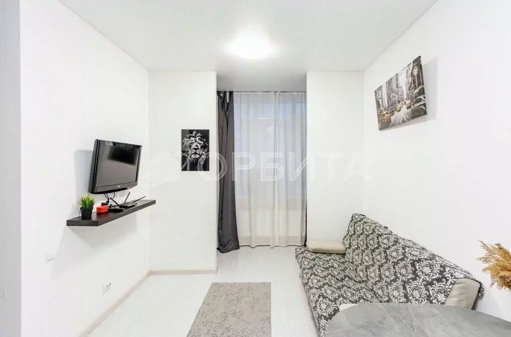 1-к кв. Тюменская область, Тюмень ул. Первооткрывателей, 14 (37.0 м) - Фото 2