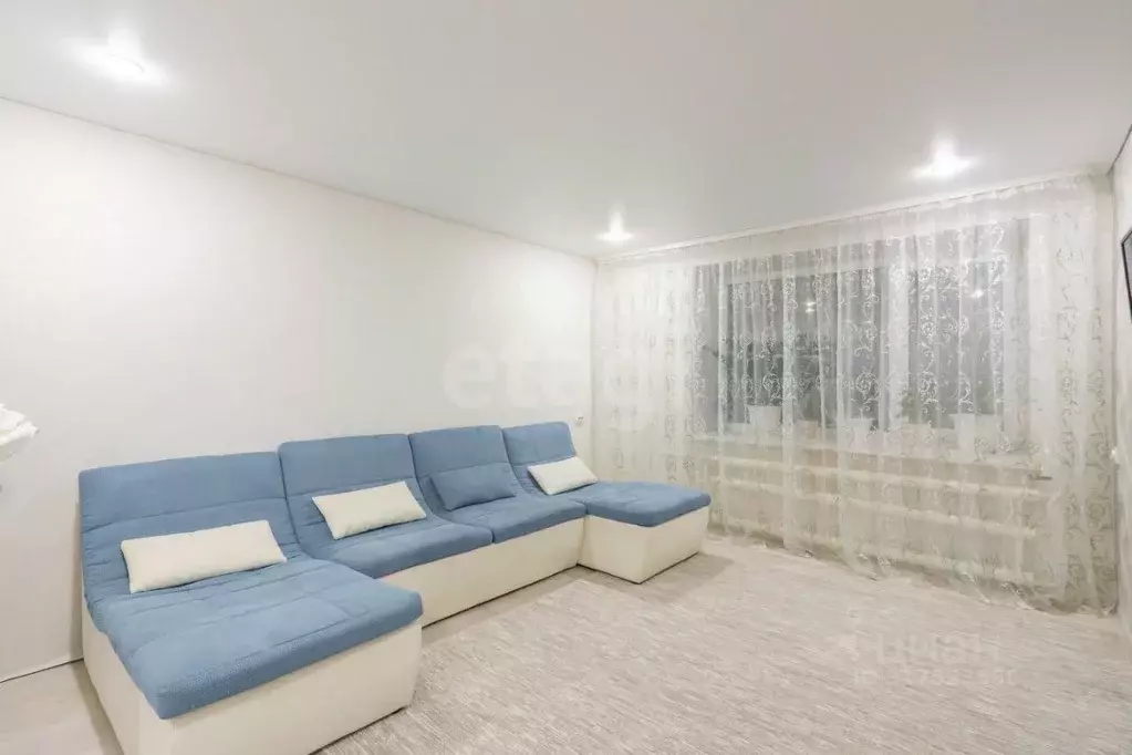 3-к кв. Татарстан, Елабуга ул. Тугарова, 44 (58.0 м) - Фото 0
