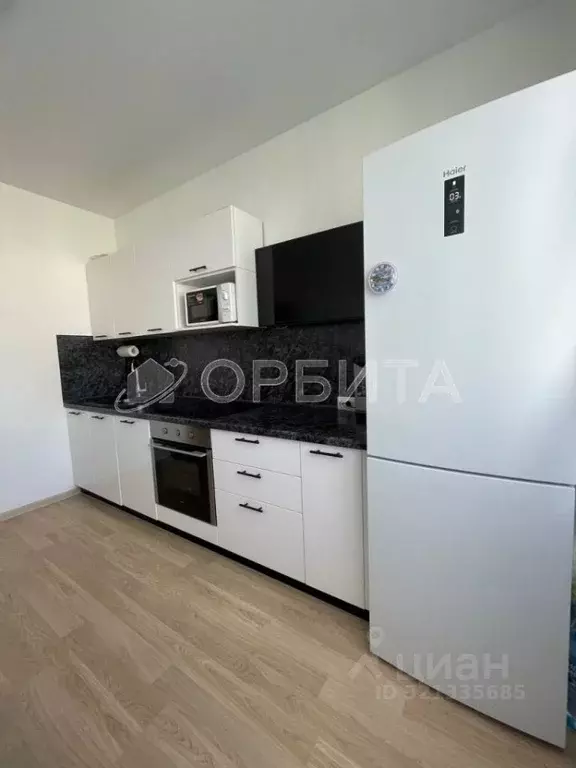 2-к кв. Тюменская область, Тюмень ул. Героев Космоса, 17 (53.3 м) - Фото 1